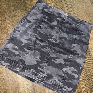 FREE PEOPLE BLACK CAMO SKIRT